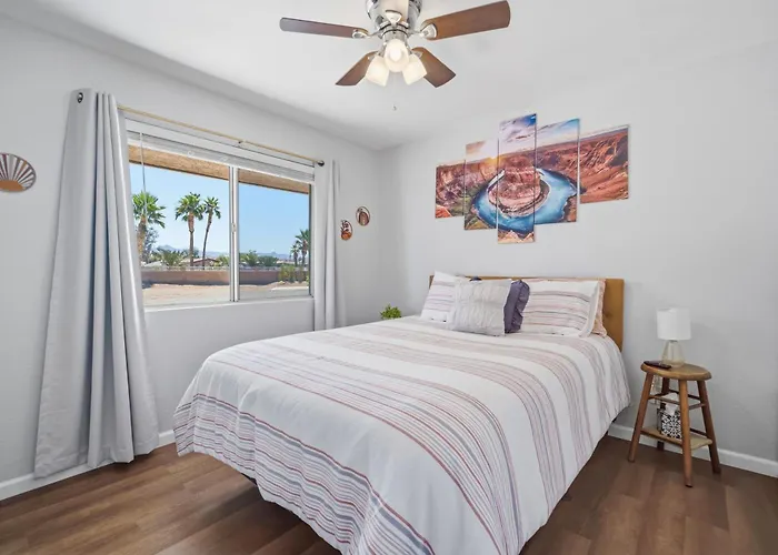 Holiday home 3 Bed 2 Bath Remodeled With River And Mountain Views