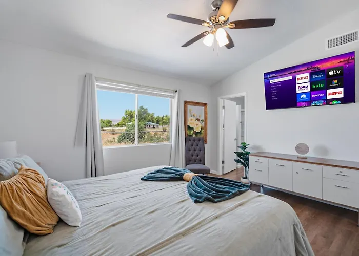 3 Bed 2 Bath Remodeled With River And Mountain Views *