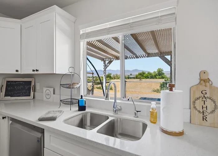 Holiday home 3 Bed 2 Bath Remodeled With River And Mountain Views