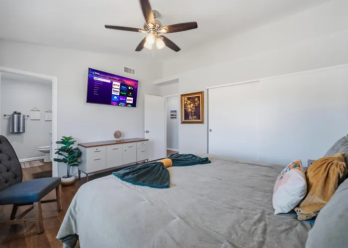 3 Bed 2 Bath Remodeled With River And Mountain Views Holiday home *