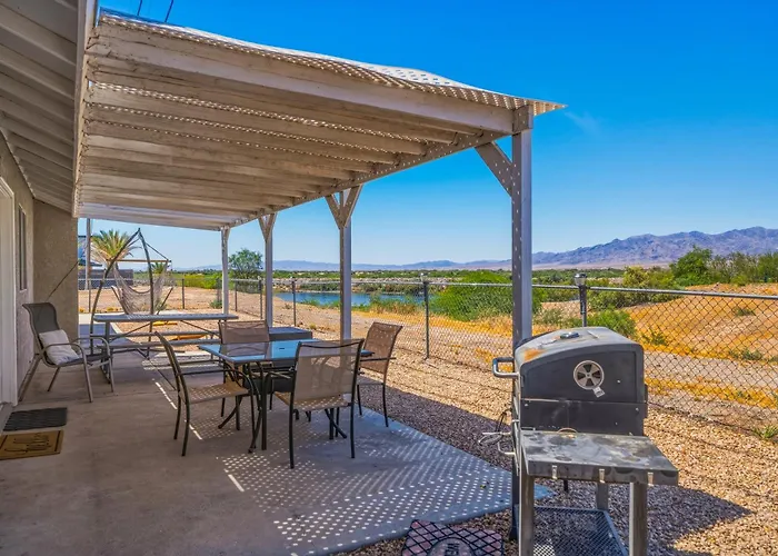 Holiday home 3 Bed 2 Bath Remodeled With River And Mountain Views