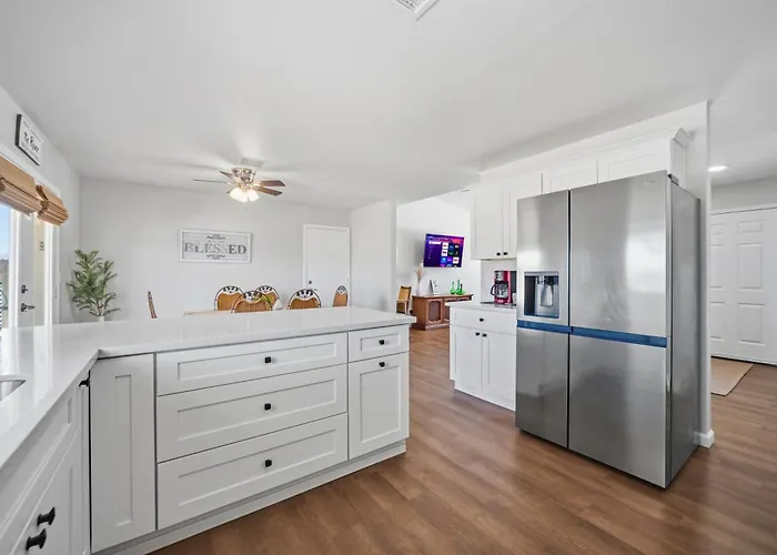 3 Bed 2 Bath Remodeled With River And Mountain Views *