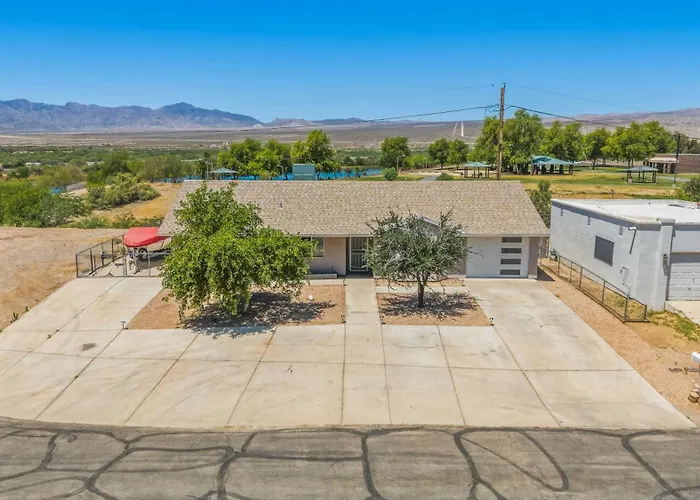 3 Bed 2 Bath Remodeled With River And Mountain Views Holiday home *