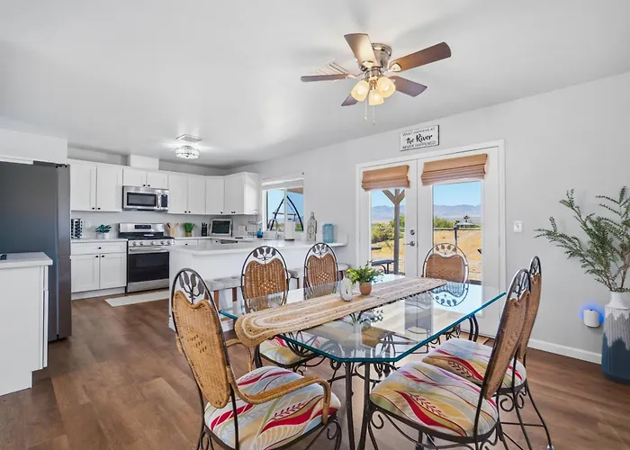 Holiday home 3 Bed 2 Bath Remodeled With River And Mountain Views Bullhead City
