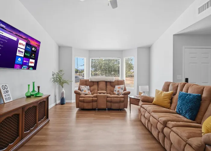 Holiday home 3 Bed 2 Bath Remodeled With River And Mountain Views Bullhead City