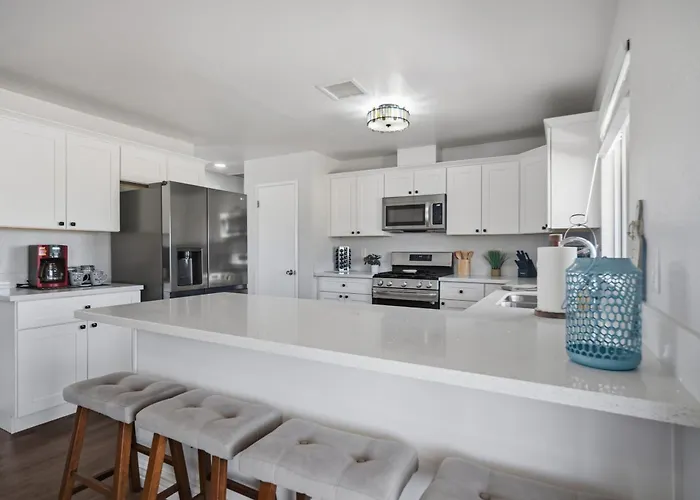 Holiday home 3 Bed 2 Bath Remodeled With River And Mountain Views *