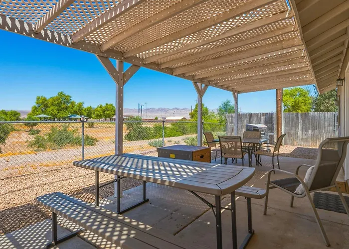 Holiday home 3 Bed 2 Bath Remodeled With River And Mountain Views *