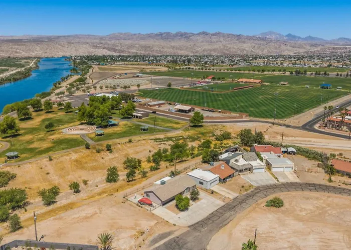 3 Bed 2 Bath Remodeled With River And Mountain Views Holiday home *